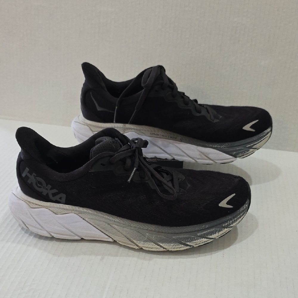 Hoka Arahi 6 Womens Charcoal and White Athletic Shoes Size 8.5